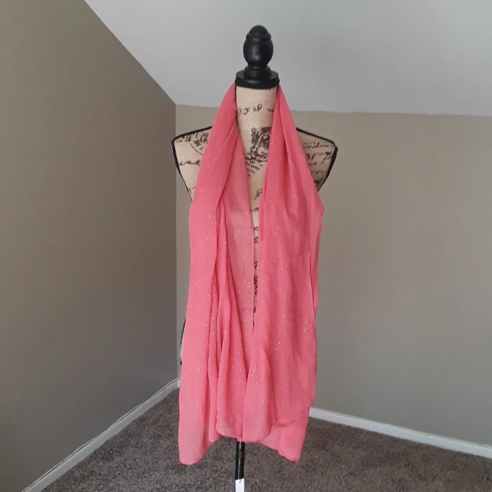 🌹Tahari Pink Sparkle Oblong Scarf